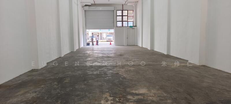GROUND FLOOR. 5.4m ceiling height, Shun Li Industrial Complex 705 Sims Drive, 1,658 sqft, Light Industrial (B1) For Rent, by Eugene Choo 朱修仁, 25148929 - CommercialGuru.com.sg