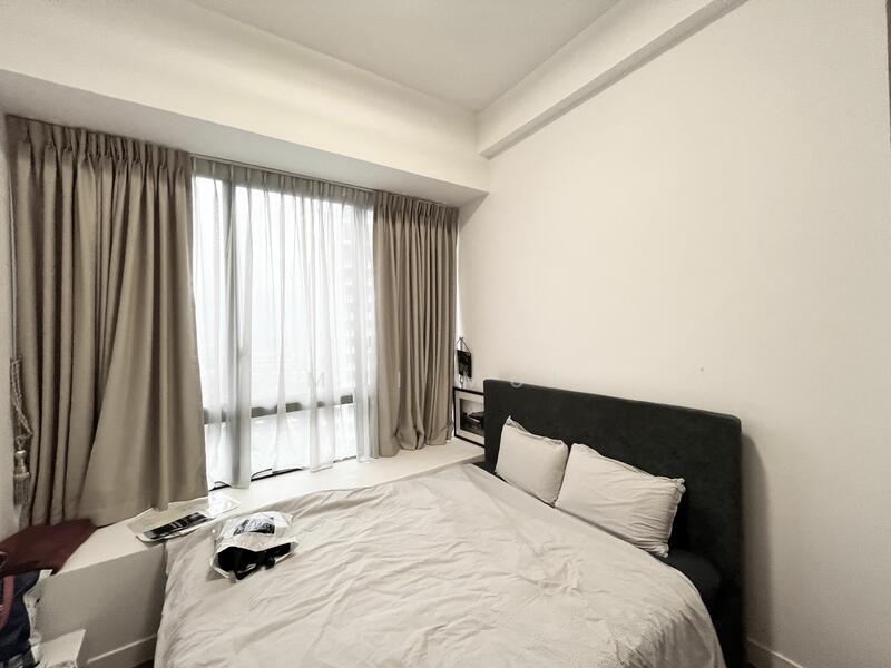 d'Leedon (Former Farrer Court), 9 Leedon Heights, 3 Bedrooms, 1,216 sqft, Condominium For Rent, by Mui Mui, 25150521 - Common room can fit Queen bed - PropertyGuru.com.sg