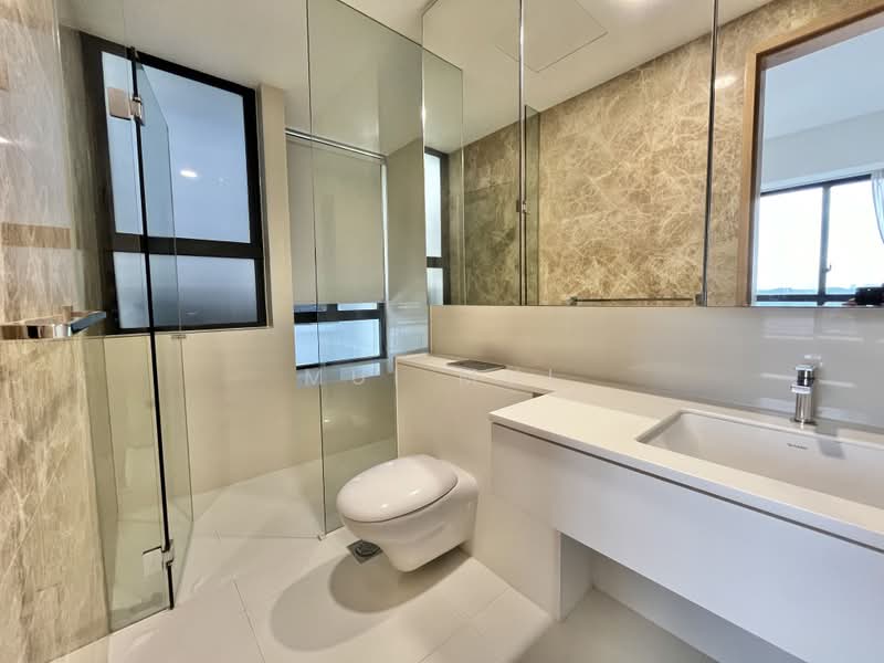 d'Leedon (Former Farrer Court), 9 Leedon Heights, 3 Bedrooms, 1,216 sqft, Condominium For Rent, by Mui Mui, 25150521 - Master Bathroom - PropertyGuru.com.sg