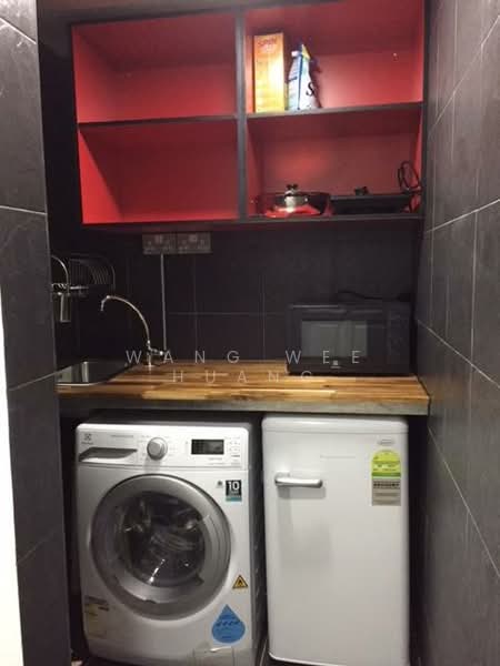 Novena Hill, 49 Jalan Novena, 1 Bedroom, 340 sqft, Apartment For Rent, by Wang Wee Huang, 25151084 - kitchen wz washer cum dryer - PropertyGuru.com.sg