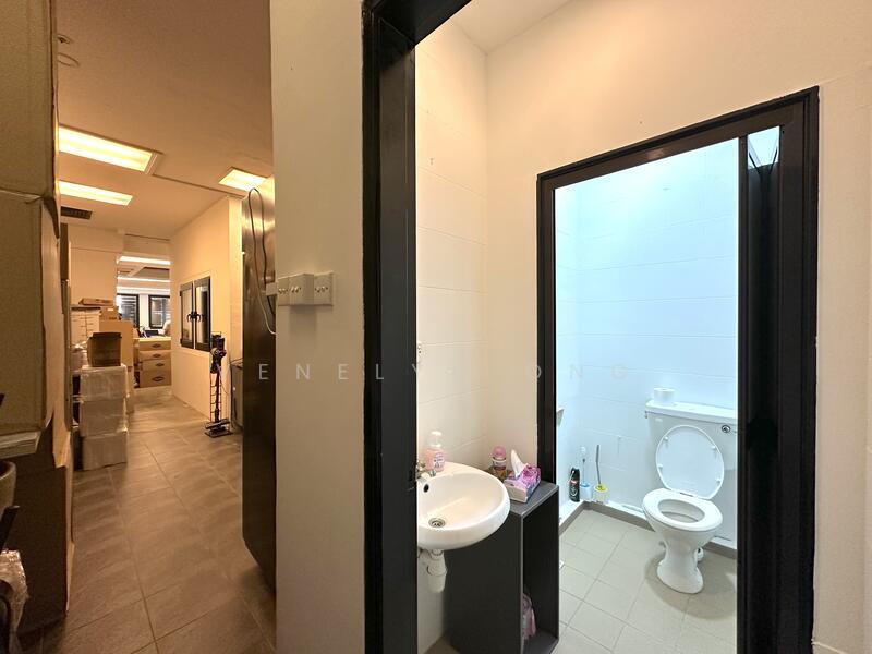 2-Storey + Attic Shophouse at Craig Road, Craig Road, 3,200 sqft, Shop / Shophouse For Sale, by Venelyn Ong, 25151532 - CommercialGuru.com.sg