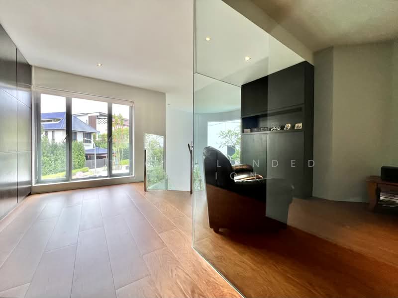 Renovated Bungalow with Pool within 1km to Henry Park Pri, mount sinai, holland road, holland grove, 6 Bedrooms, 5,580 sqft, Detached House For Sale, by WILLI CHING, 25152435 - PropertyGuru.com.sg