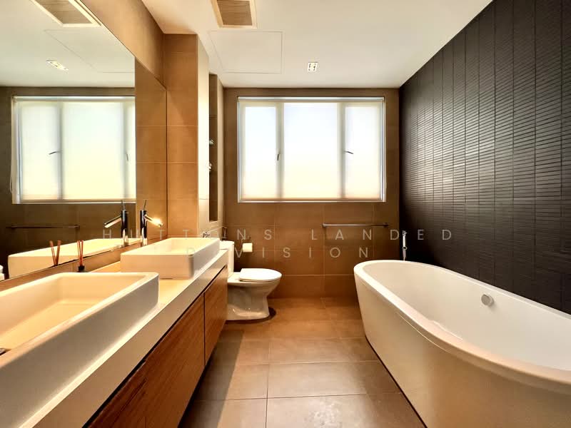 Renovated Bungalow with Pool within 1km to Henry Park Pri, mount sinai, holland road, holland grove, 6 Bedrooms, 5,580 sqft, Detached House For Sale, by WILLI CHING, 25152435 - PropertyGuru.com.sg