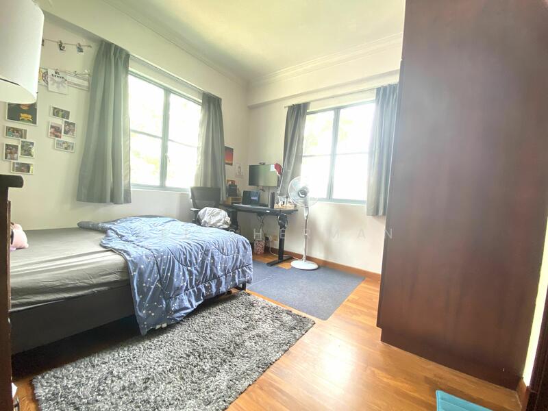 Springdale Condo, 47 Hindhede Walk, 3 Bedrooms, 1109 sqft, Condominium