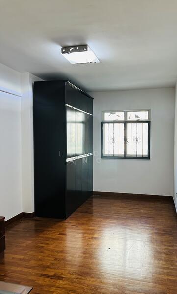 294 Punggol Central, 294 Punggol Central, 3 Bedrooms, 1,184 sqft, HDB Flat For Rent, by Linda Ang, 25152968 - 2nd bedroom with wardrobe - PropertyGuru.com.sg