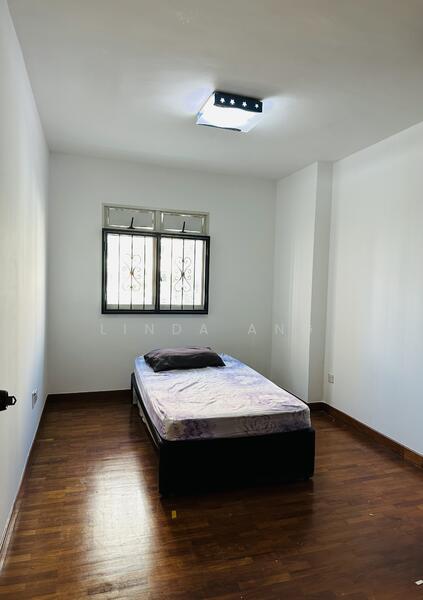 294 Punggol Central, 294 Punggol Central, 3 Bedrooms, 1,184 sqft, HDB Flat For Rent, by Linda Ang, 25152968 - 3rd bedroom with wardrobe - PropertyGuru.com.sg