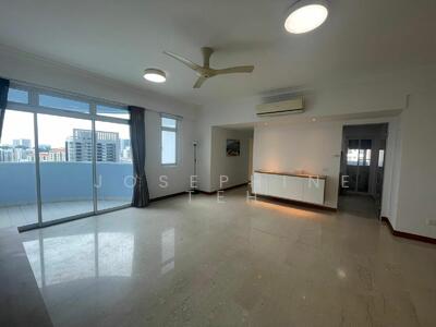 For Rent - La Crystal