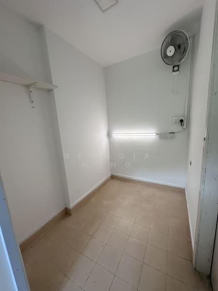Duchess Crest, 58 Duchess Avenue, 4 Bedrooms, 1,744 sqft, Condominium For Rent, by Georgia Hong, 25154685 - Helpers room - PropertyGuru.com.sg