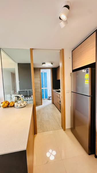 Midwood, 8 Hillview Rise, 4 Bedrooms, 1,259 sqft, Condominium For Rent, by Joresar Po, 25155527 - PropertyGuru.com.sg