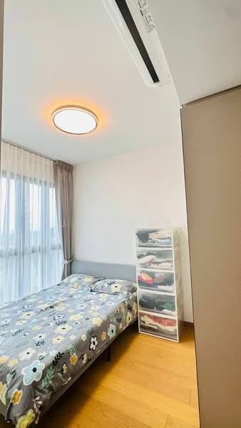 Midwood, 8 Hillview Rise, 4 Bedrooms, 1,259 sqft, Condominium For Rent, by Joresar Po, 25155527 - PropertyGuru.com.sg