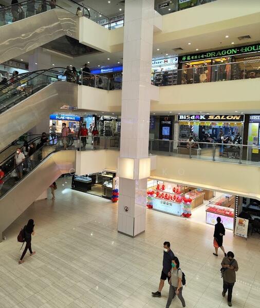 Lucky Plaza, 304 Orchard Road, 1,150 sqft, Mall Shop For Sale, by Chinn Ko, 25158774 - CommercialGuru.com.sg