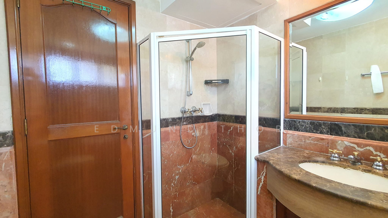 Westcove Condo, 12 West Coast Crescent, 3 Bedrooms, 1,098 sqft, Condominium For Rent, by Edmund Thor, 25158922 - Master bathroom with standing shower - PropertyGuru.com.sg