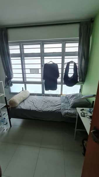 26 Ghim Moh Link, 26 Ghim Moh Link, 2 Bedrooms, 721 sqft, HDB Flat For Rent, by Fan Mong Kong, 25160770 - PropertyGuru.com.sg