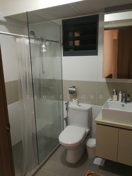 697C JURONG WEST CENTRAL 3, 2 mins to Boon Lay MRT/ Biggest Jurong Point  Mall, 3 Bedrooms, 1,055 sqft, HDB Flat For Rent, by Samuel Ong, 25160869 - Master Bedroom Toilet - PropertyGuru.com.sg
