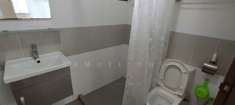 697C JURONG WEST CENTRAL 3, 2 mins to Boon Lay MRT/ Biggest Jurong Point  Mall, 3 Bedrooms, 1,055 sqft, HDB Flat For Rent, by Samuel Ong, 25160869 - Common (2nd) Toilet  - PropertyGuru.com.sg