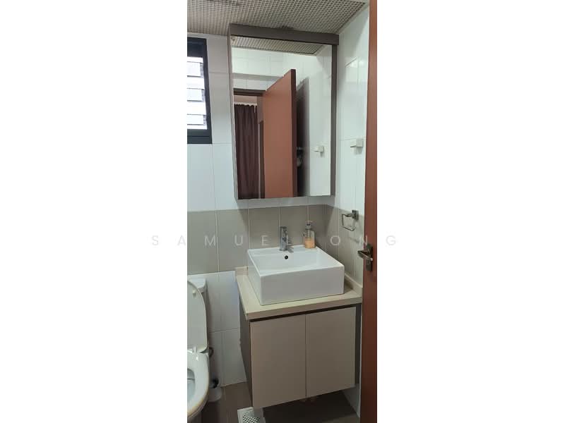 697C JURONG WEST CENTRAL 3, 2 mins to Boon Lay MRT/ Biggest Jurong Point  Mall, 3 Bedrooms, 1,055 sqft, HDB Flat For Rent, by Samuel Ong, 25160869 - Master Bedroom Toilet - PropertyGuru.com.sg