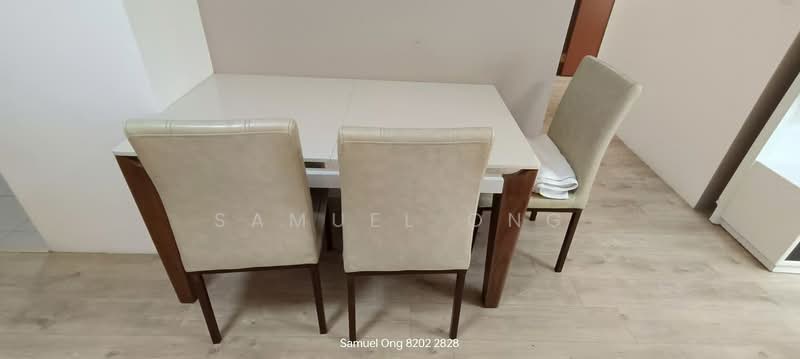 697C JURONG WEST CENTRAL 3, 2 mins to Boon Lay MRT/ Biggest Jurong Point  Mall, 3 Bedrooms, 1,055 sqft, HDB Flat For Rent, by Samuel Ong, 25160869 - Dining Table - PropertyGuru.com.sg
