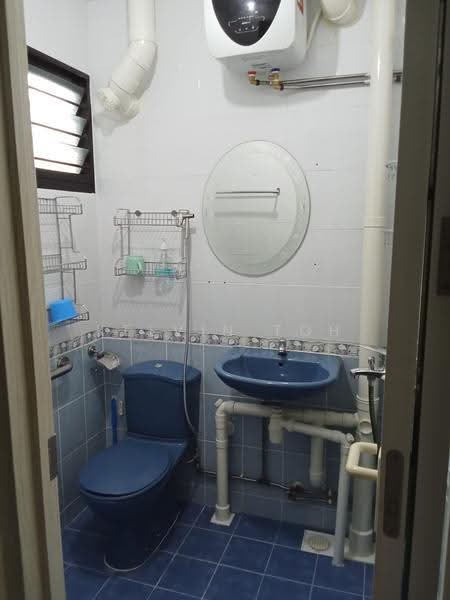 714 Clementi West Street 2, 714 Clementi West Street 2, Buona Vista / West Coast / Clementi New Town, Room Rental, 400 sqft, HDB Flat For Rent, by Kelvin Toh, 25164369 - Bathroom - PropertyGuru.com.sg