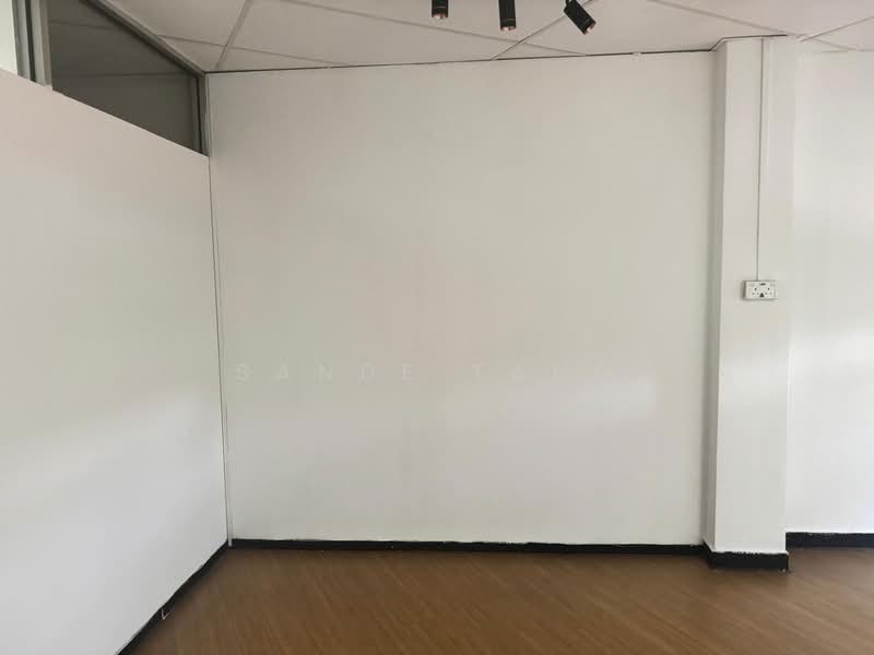 Jalan Leban, , 4 Bedrooms, 2,100 sqft, Walk-up Apartment For Rent, by Sande Tang, 25164458 - PropertyGuru.com.sg