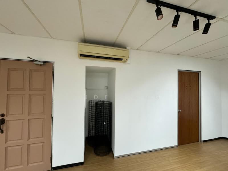 Jalan Leban, , 4 Bedrooms, 2,100 sqft, Walk-up Apartment For Rent, by Sande Tang, 25164458 - PropertyGuru.com.sg