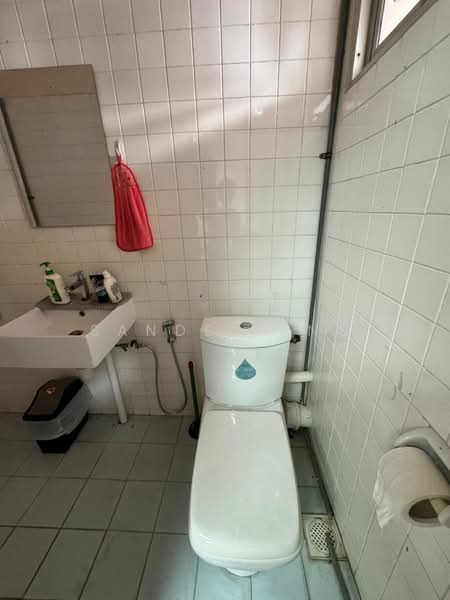 Jalan Leban, , 4 Bedrooms, 2,100 sqft, Walk-up Apartment For Rent, by Sande Tang, 25164458 - PropertyGuru.com.sg
