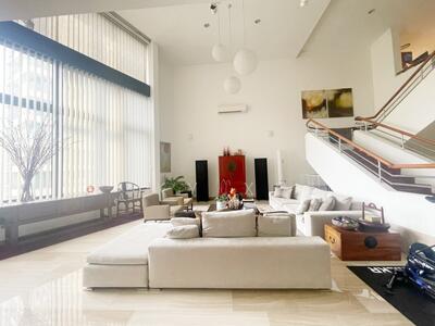 For Sale - The Vantage