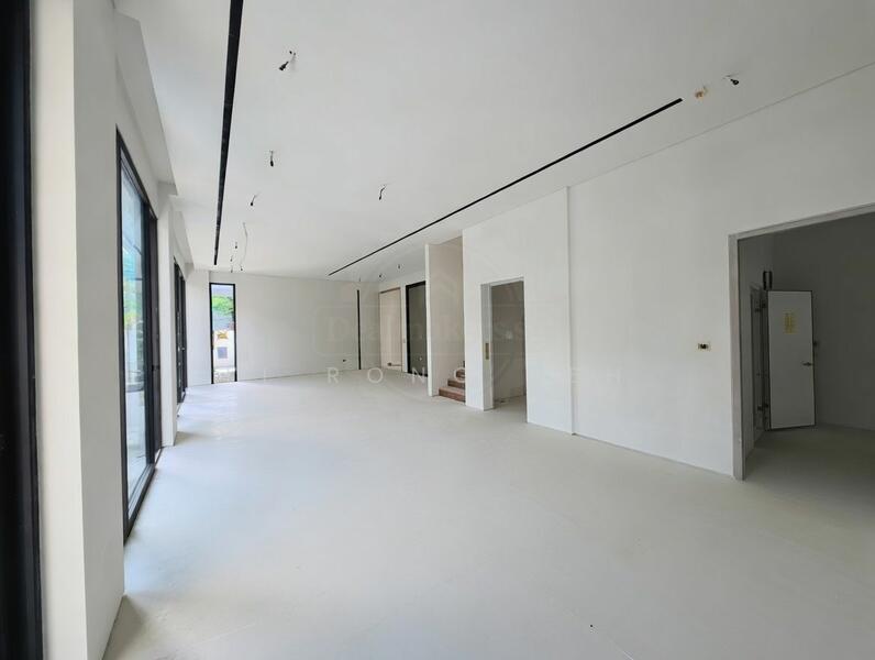 ❤️RARE NEW! HILLCREST. WATTEN ESTATE, BUKIT TIMAH, BRAND NEW SEMI D. CALL LI RONG 8511 1005 Semi-Detached House For Sale at S$ 14,880,000 | PropertyGuru Singapore