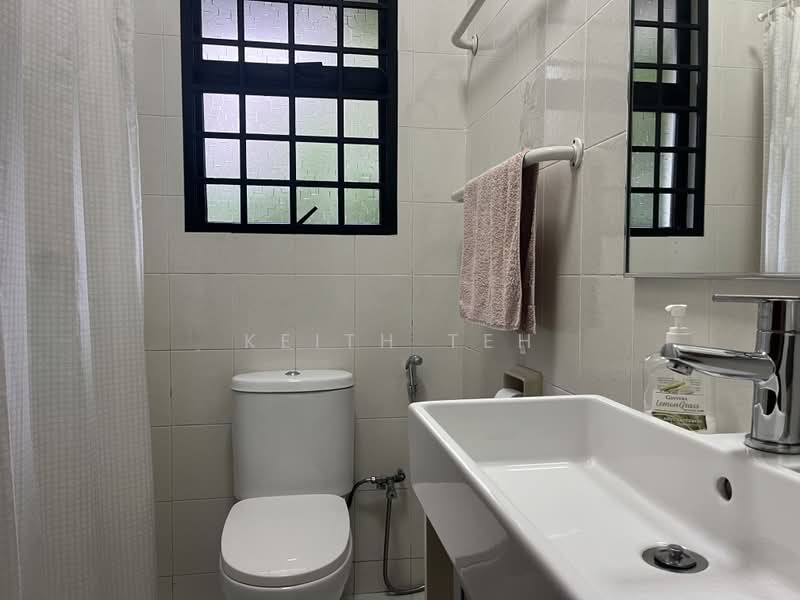 Cosy Semi-detached with plenty of garden space, University road, cluny road , kheam hock, 4 Bedrooms, 2,600 sqft, Semi-Detached House For Rent, by Keith Teh, 25166783 - PropertyGuru.com.sg