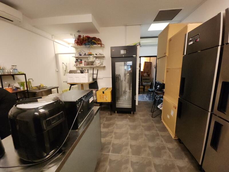 Craig road 2.5 Storey Shophouse near Duxton/ Tanjong Pagar, Craig road, 3,200 sqft, Shop / Shophouse For Sale, by Levan Heng, 25169086 - CommercialGuru.com.sg