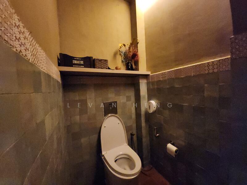 Craig road 2.5 Storey Shophouse near Duxton/ Tanjong Pagar, Craig road, 3,200 sqft, Shop / Shophouse For Sale, by Levan Heng, 25169086 - CommercialGuru.com.sg