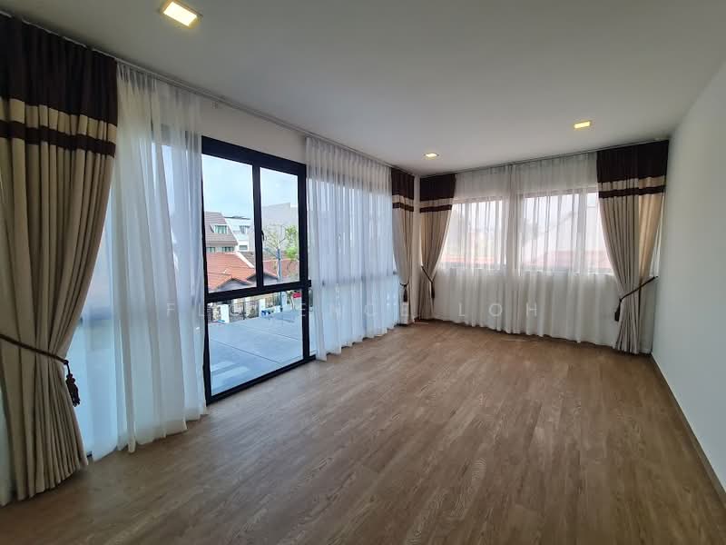 Worthing Road @ Serangoon Garden Estate, Worthing Road, 5 Bedrooms, 5,000 sqft, Semi-Detached House For Rent, by Florence Loh, 25169432 - PropertyGuru.com.sg