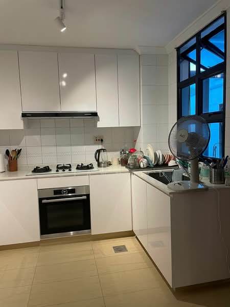 Holland Peak, 23 Holland Hill, 3 Bedrooms, 1,701 sqft, Condominium For Rent, by Juliet Stannard, 25169888 - PropertyGuru.com.sg