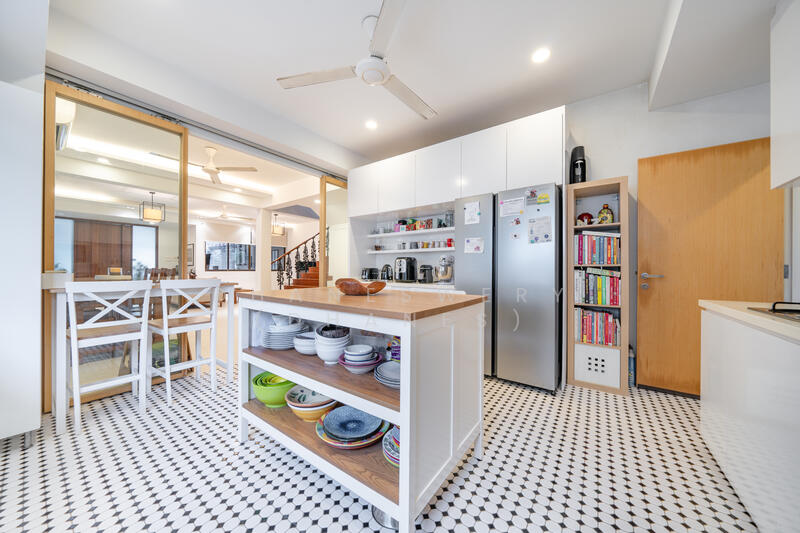 Charming Renovated Semi-D At Coronation Road West/Coronation Road, Coronation Road West/Coronation Road/Coronation Dr, 4 Bedrooms, 3,100 sqft, Semi-Detached House For Rent, by Dhaneswery (Dhanes), 25170241 - PropertyGuru.com.sg