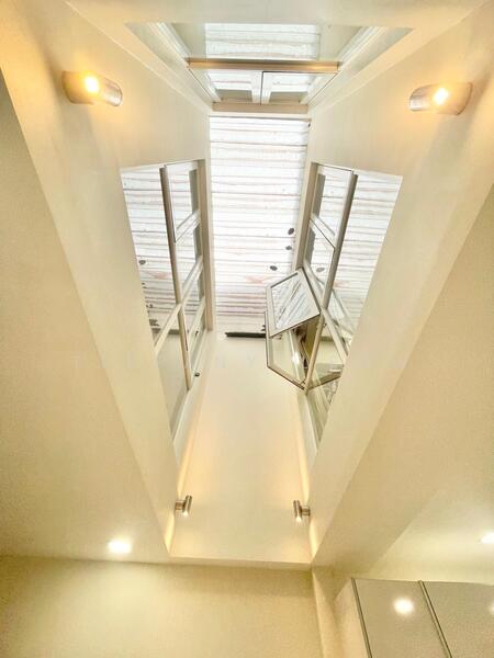 *** NEWLY RENOVATED!!! WALK TO GREAT WORLD CITY!, JALAN MUTIARA, Orchard / River Valley, 6 Bedrooms, 2,800 sqft, Terraced House For Rent, by Tiffany Leow, 25171071 - PropertyGuru.com.sg