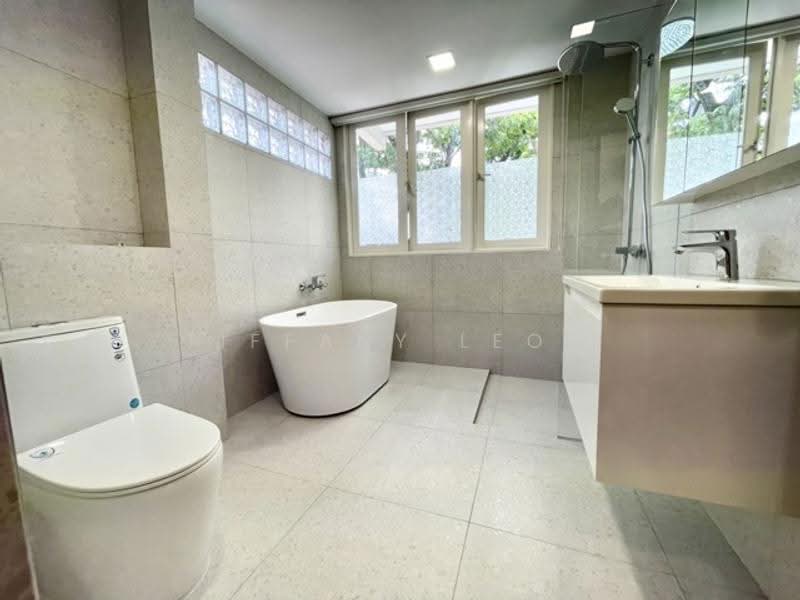 *** NEWLY RENOVATED!!! WALK TO GREAT WORLD CITY!, JALAN MUTIARA, Orchard / River Valley, 6 Bedrooms, 2,800 sqft, Terraced House For Rent, by Tiffany Leow, 25171071 - PropertyGuru.com.sg