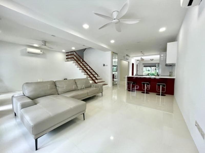 *** NEWLY RENOVATED!!! WALK TO GREAT WORLD CITY!, JALAN MUTIARA, Orchard / River Valley, 6 Bedrooms, 2,800 sqft, Terraced House For Rent, by Tiffany Leow, 25171071 - PropertyGuru.com.sg