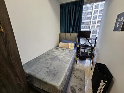 For Rent - UE Square