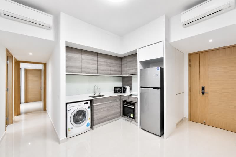 Coco Palms, 29 Pasir Ris Grove, 2 Bedrooms, 753 sqft, Condominium For Rent, by Sky Chiu, 25175662 - Door Entrance and Kitchenette - PropertyGuru.com.sg