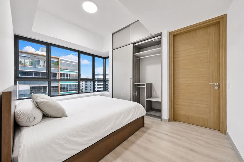 Coco Palms, 29 Pasir Ris Grove, 2 Bedrooms, 753 sqft, Condominium For Rent, by Sky Chiu, 25175662 - Master Bedroom with Sky View - PropertyGuru.com.sg