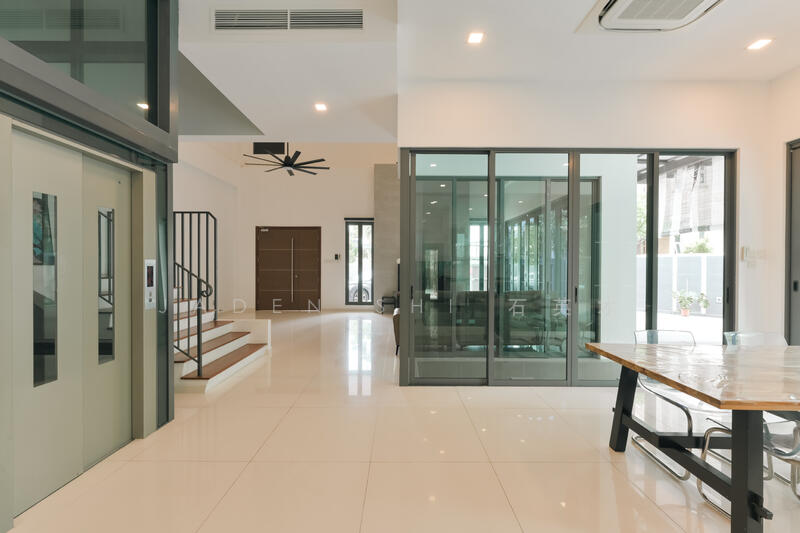 2 Sennett Close, , 6 Bedrooms, 6,000 sqft, Semi-Detached House For Rent, by Jaden Shi 石英才, 25177707 - PropertyGuru.com.sg