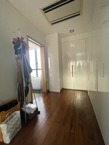 Sembawang Park, , 7 Bedrooms, 4,467 sqft, Terraced House For Sale, by Esther Ng, 25178124 - Master Walkin Wardrobe - PropertyGuru.com.sg