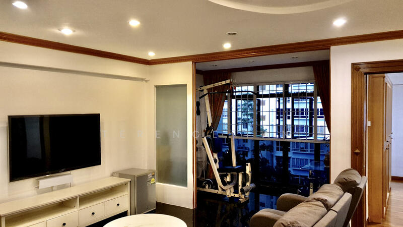 Spacious Living Room