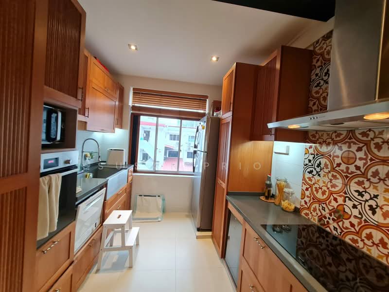 Tiong Bahru BIG Unit, Nearby Tiong Bahru Road, 2 Bedrooms, 1,250 sqft, Conservation House For Rent, by Susan Prior, 25178416 - PropertyGuru.com.sg
