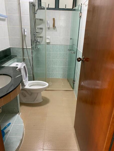 Summerdale, 8 Boon Lay Drive, 3 Bedrooms, 1,216 sqft, Condominium For Rent, by Thng Lisa, 25178906 - PropertyGuru.com.sg