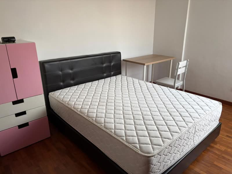 Summerdale, 8 Boon Lay Drive, 3 Bedrooms, 1,216 sqft, Condominium For Rent, by Thng Lisa, 25178906 - PropertyGuru.com.sg