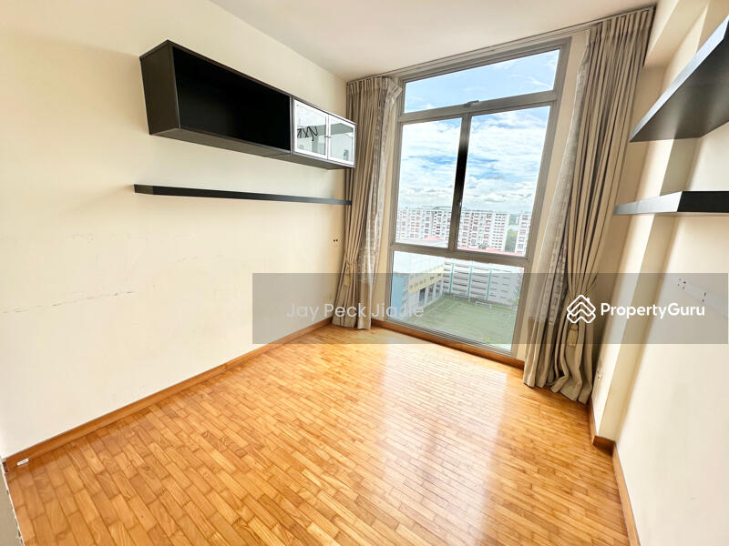 For Rent - The Lakeshore