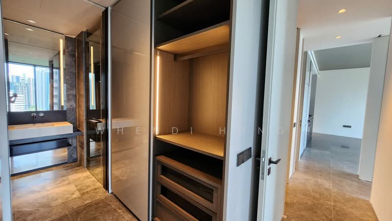Cuscaden Reserve, 8 Cuscaden Road, 3 Bedrooms, 1,163 sqft, Condominium For Rent, by Whendi Hong, 25180491 - Master wardrobe area - PropertyGuru.com.sg