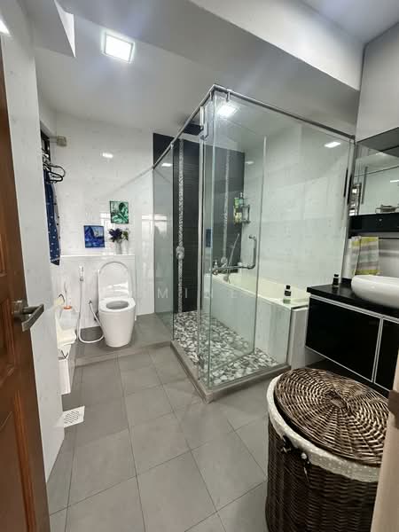 Lakepoint Condo, 10 Lakepoint Drive, 4 Bedrooms, 3,261 sqft, Condominium For Sale, by Jasmine Ye, 25182865 - PropertyGuru.com.sg