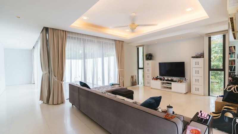 Modern Quiet 5 Rm GCB Patios Big Lap Pool Garden Greenery Near MRT Orchard Rd Shops, Chatsworth Park, Orchard Rd, Grange Rd, Jervois Rd, 5 Bedrooms, 7,000 sqft, Good Class Bungalow For Rent, by Richard Jany, 25182922 - Upstairs family area - PropertyGuru.com.sg