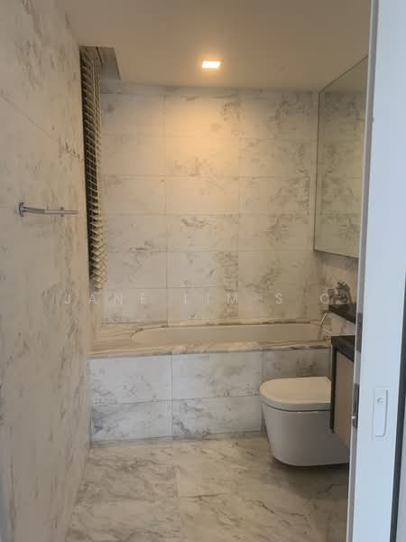 The Arte, 23 Jalan Raja Udang, 2 Bedrooms, 1,055 sqft, Condominium For Rent, by Jane Lim S C, 25183272 - Master Bathroom - PropertyGuru.com.sg